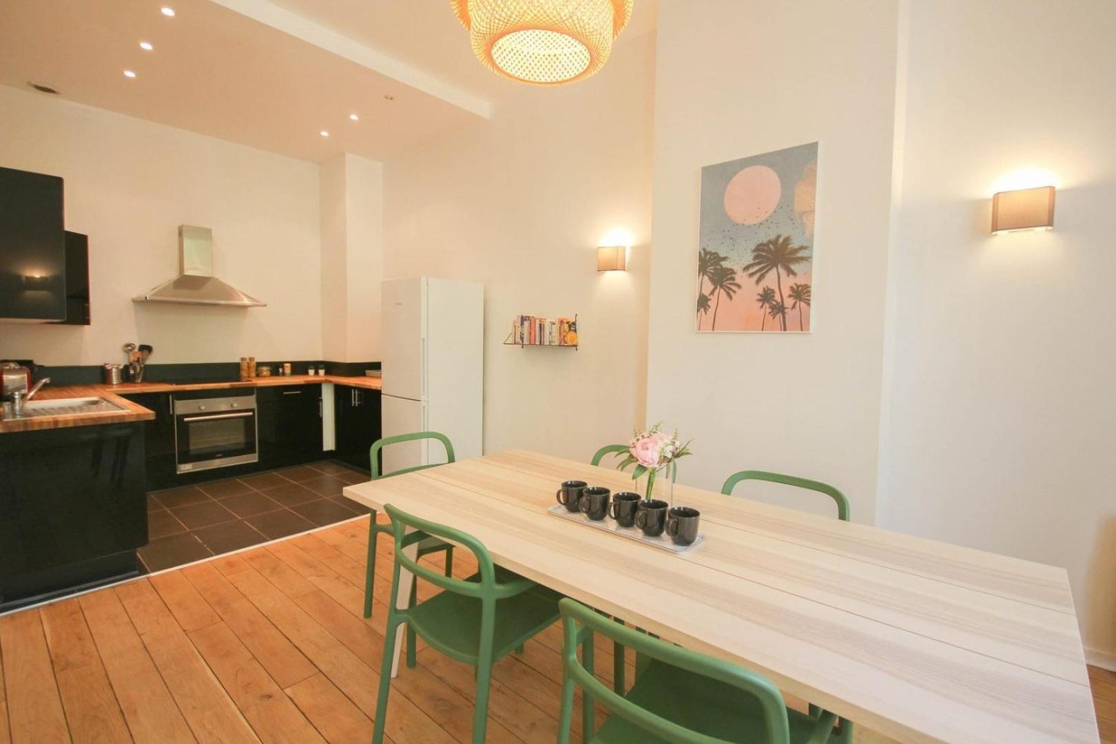 ליל 2-Bedroom Flat + Private Car Park. מראה חיצוני תמונה