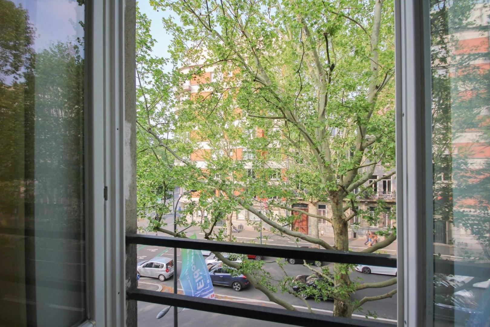 ליל 2-Bedroom Flat + Private Car Park. מראה חיצוני תמונה